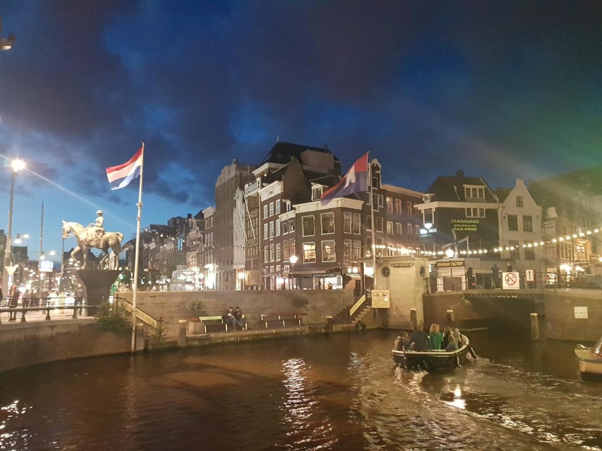 Euphrate Houseboat Hotel Amsterdam Exterior photo
